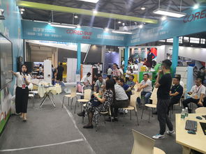 蓝鸽集团携智慧教育产品亮相2019中国国际教育装备上海博览会，引领教育信息化新浪潮